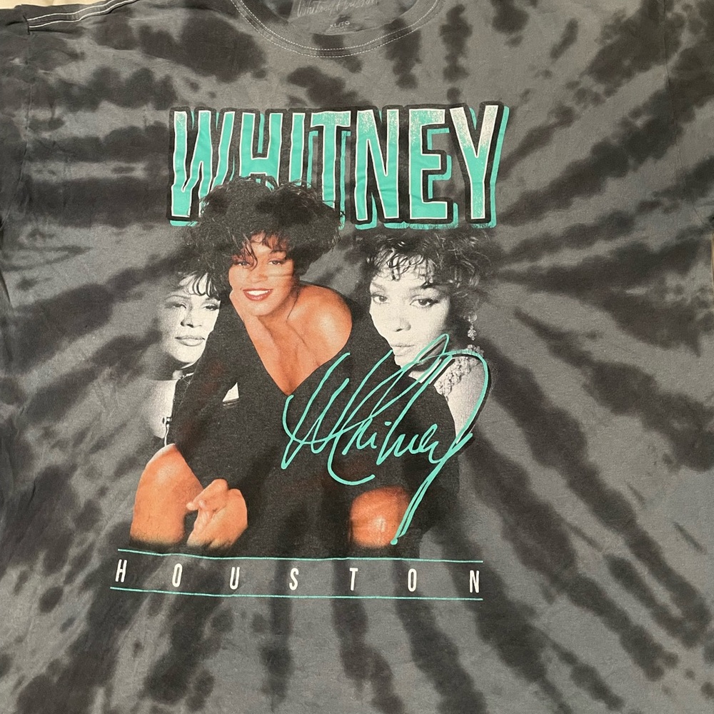 Graphic tee